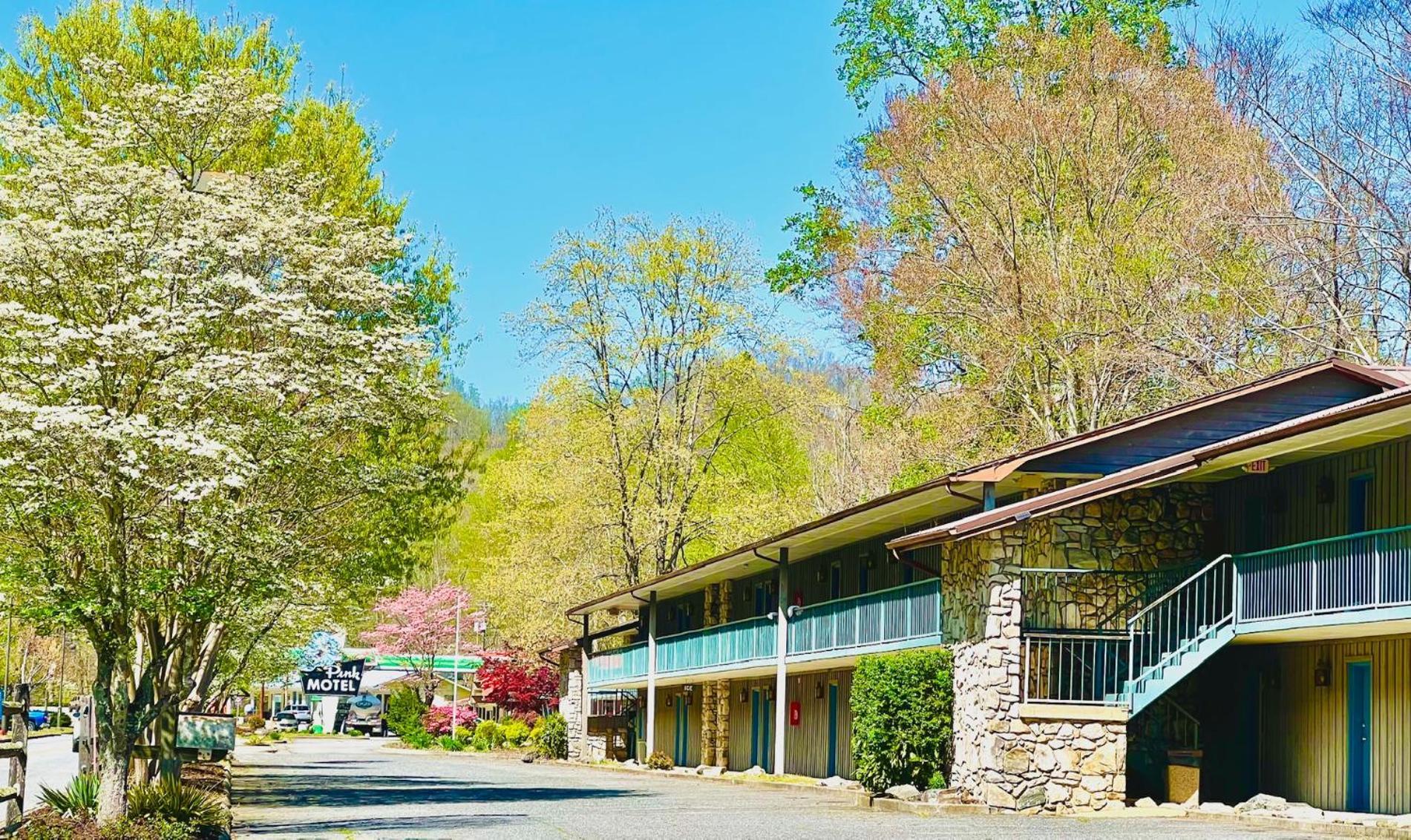 Newfound Lodge On The River Cherokee Esterno foto